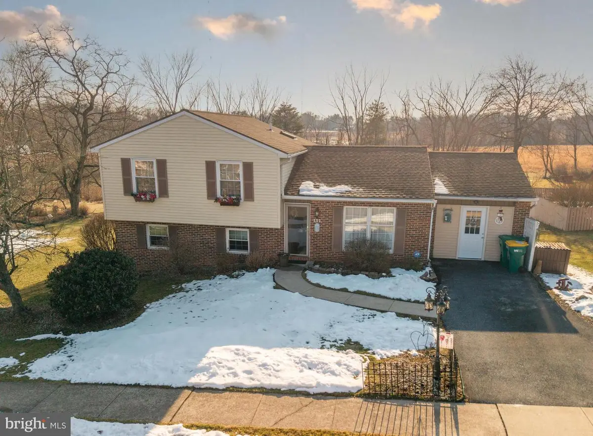 111 Laurel Dr, Enola, PA 17025 - #1