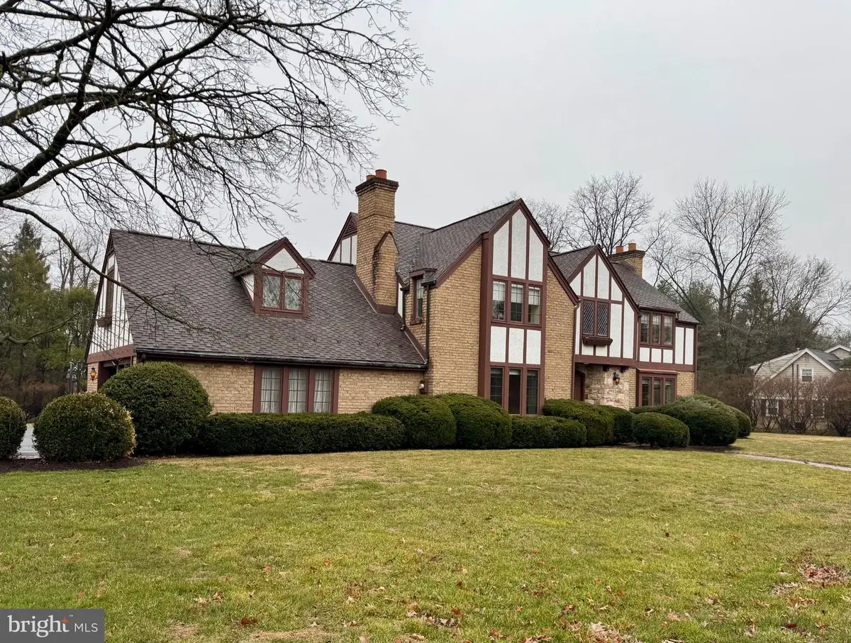 307 S Orange St, Carlisle, PA 17013 - #1