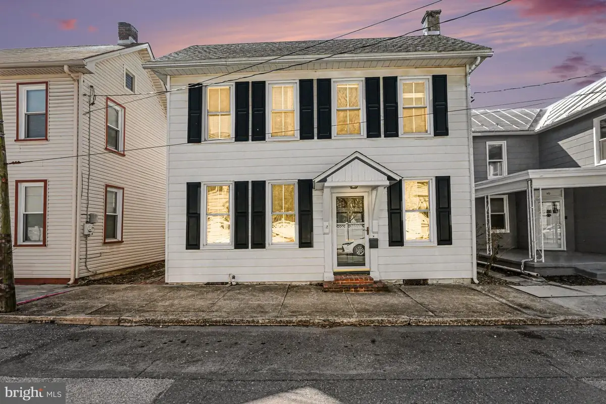12 S Washington St, Mechanicsburg, PA 17055 - #1