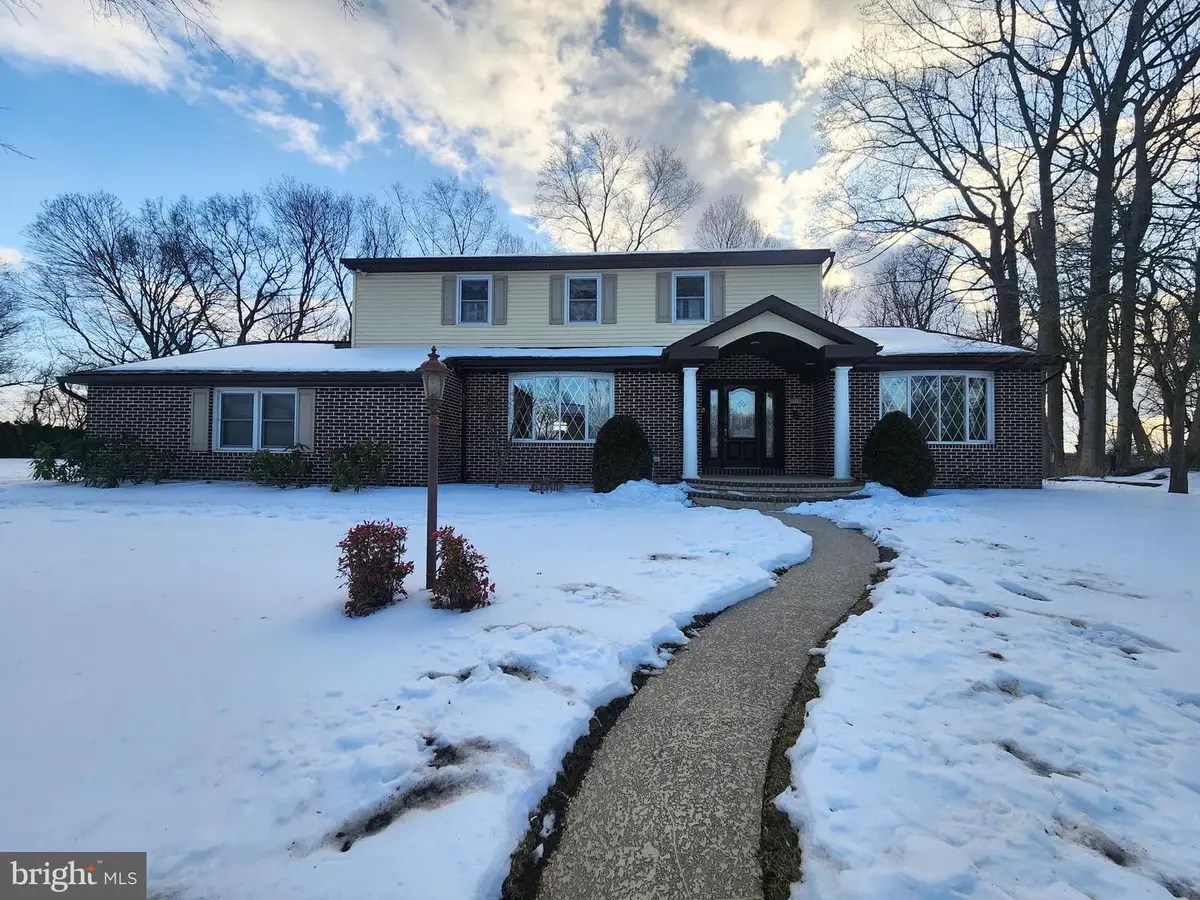 520 Gale Rd, Camp Hill, PA 17011 - #1