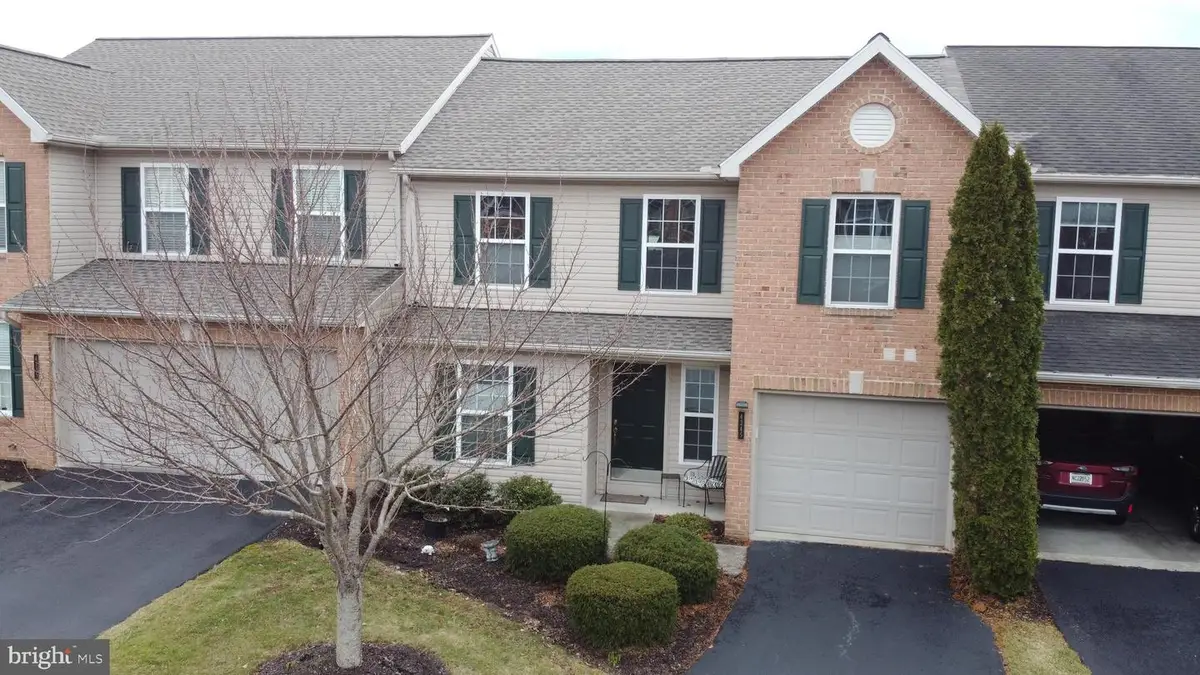 4245 Roth Farm Village Cir, Mechanicsburg, PA 17050 - #1