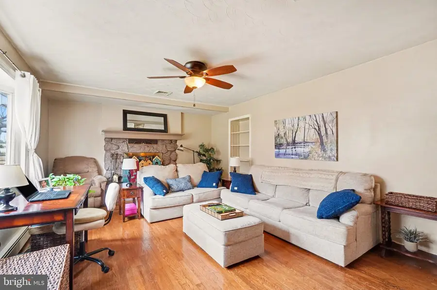 3925 Sullivan St, Mechanicsburg, PA 17050 - #2