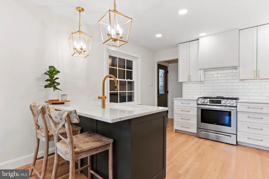 216 N 36th St, Camp Hill, PA 17011 - #2