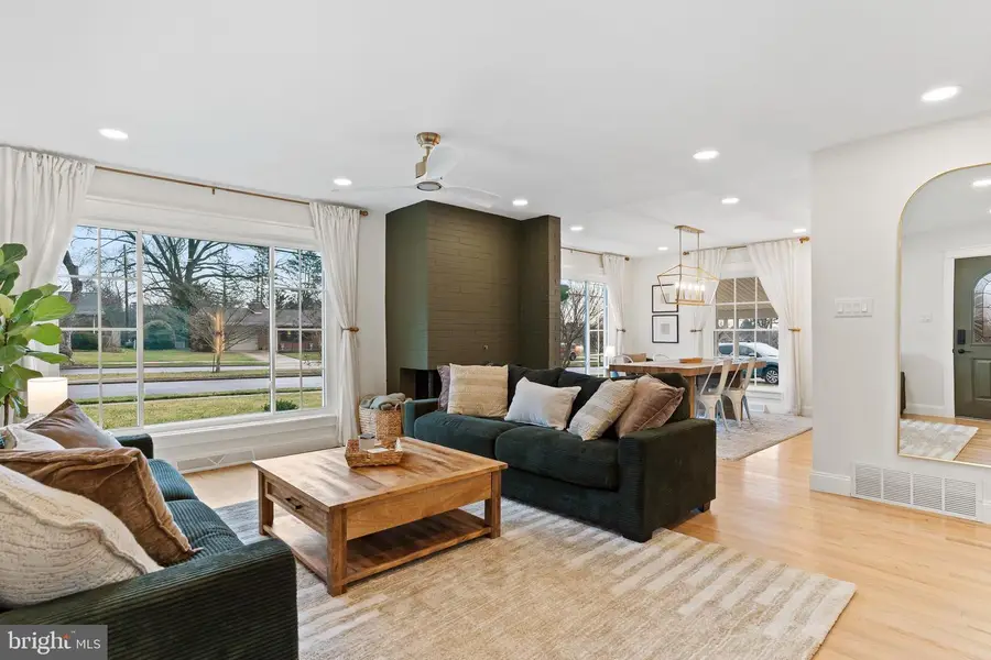 216 N 36th St, Camp Hill, PA 17011 - #3