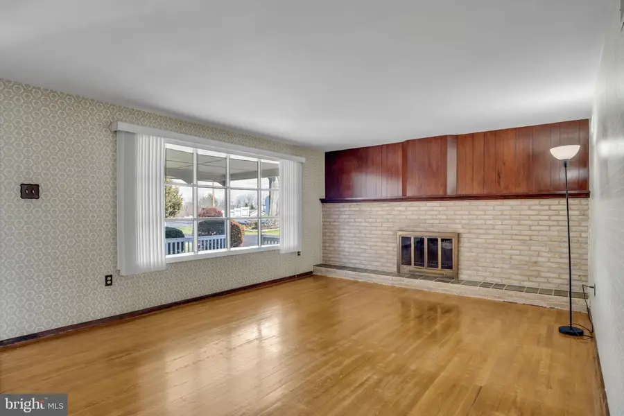 3915 Sullivan St, Mechanicsburg, PA 17050 - #2