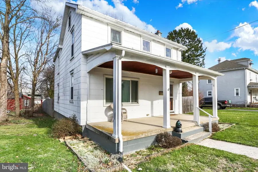 212 Chestnut St, Mount Holly Springs, PA 17065 - #2