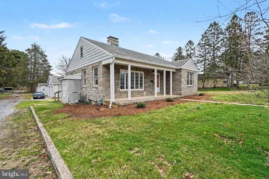 1555 Locust St, New Cumberland, PA 17070 - #3