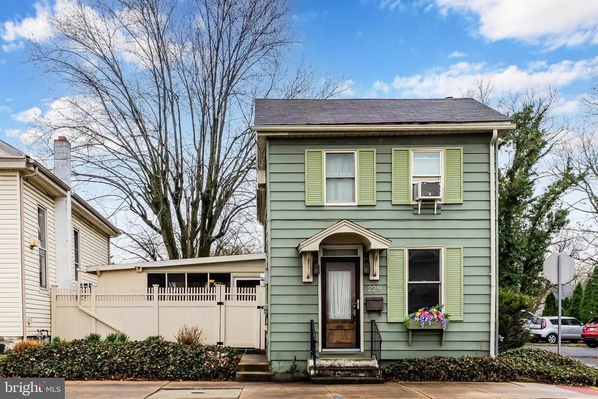 229 W Simpson St, Mechanicsburg, PA 17055 - #1