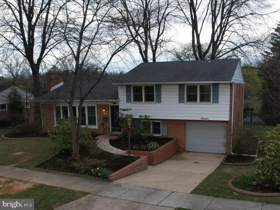 11 W Shore Dr, Camp Hill, PA 17011 - #3