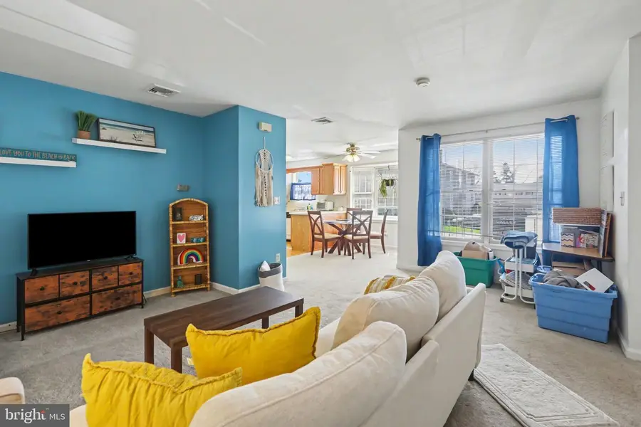 126 W Portland St, Mechanicsburg, PA 17055 - #2