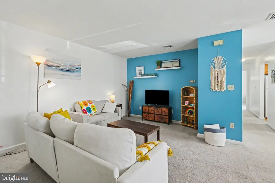 126 W Portland St, Mechanicsburg, PA 17055 - #3