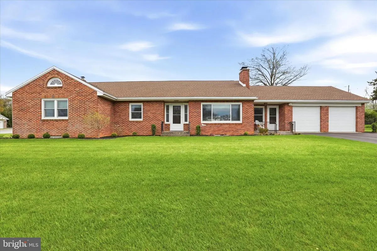 630 Charles St, Shippensburg, PA 17257 - #1