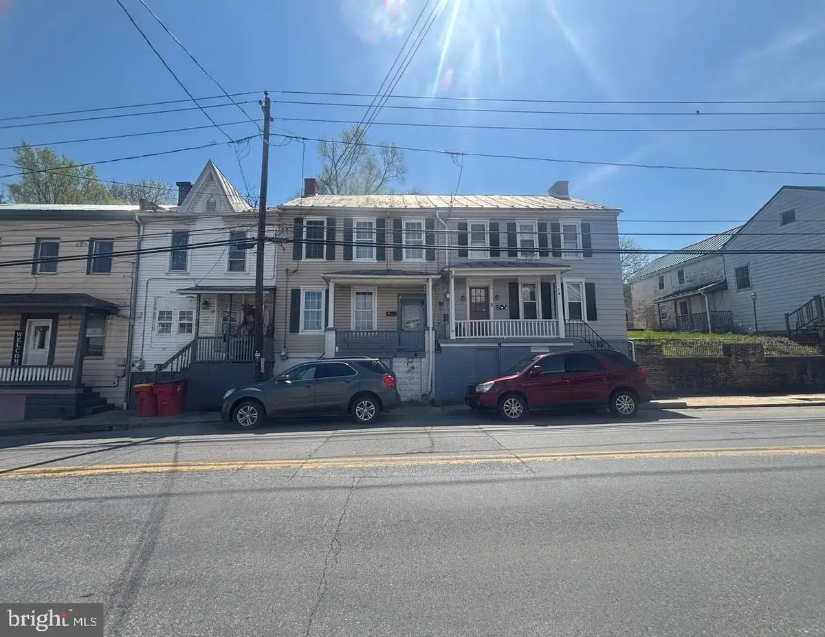 76 E Main St, Newville, PA 17241 - #1
