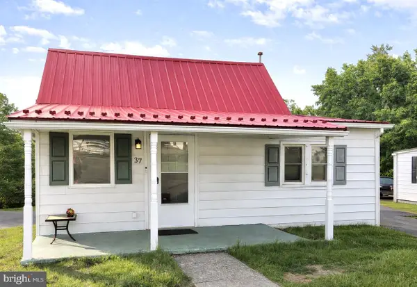 37 Mountain St, MOUNT HOLLY SPRINGS, PA 17065