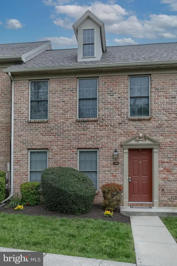 1266 Hunters Ridge Dr, MECHANICSBURG, PA 17050