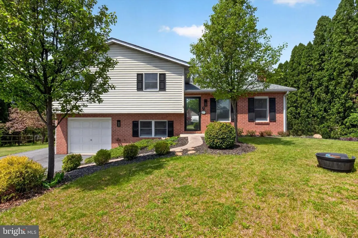7 Lynn Ave, Newburg, PA 17240 - #1