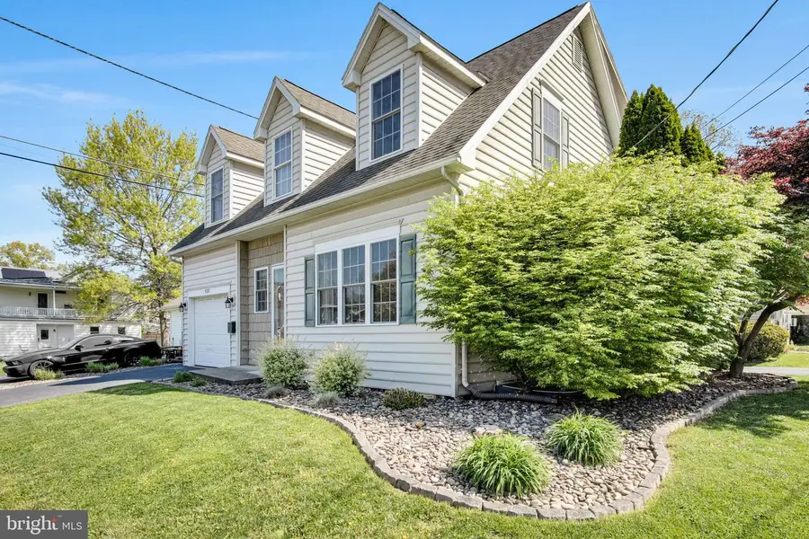 528 W Simpson St, Mechanicsburg, PA 17055 - #3
