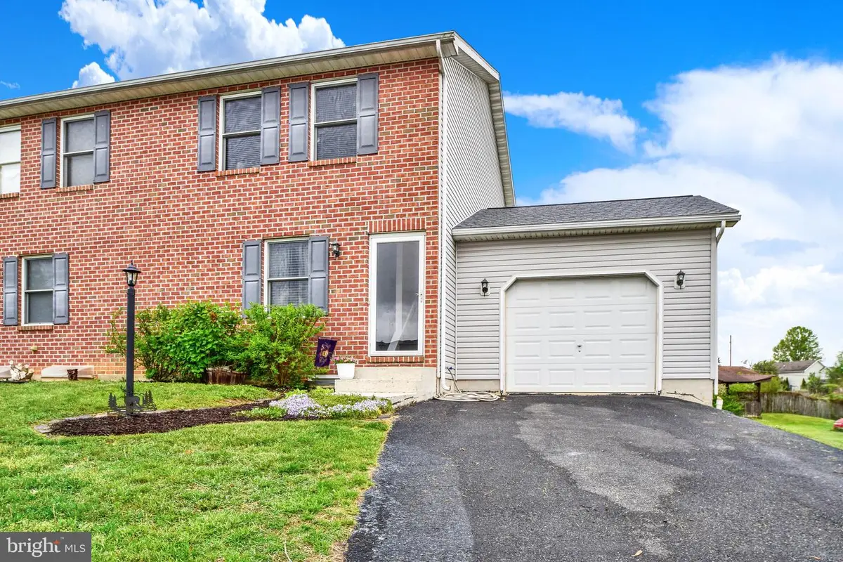 34 Larch Dr, Shippensburg, PA 17257 - #1