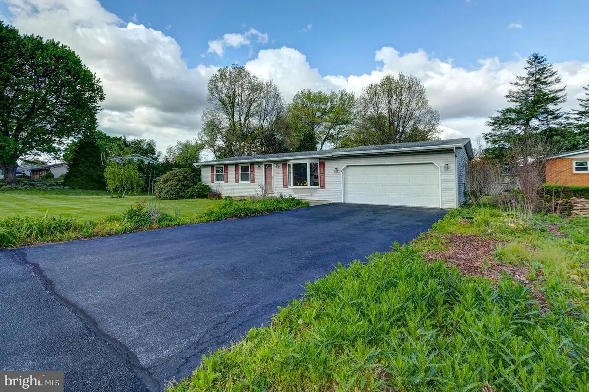 203 Shughart Avenue, Boiling Springs, PA 17007 - #1