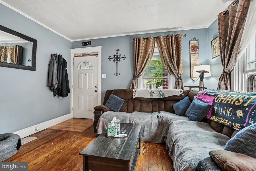 231 Walton St, Lemoyne, PA 17043 - #3