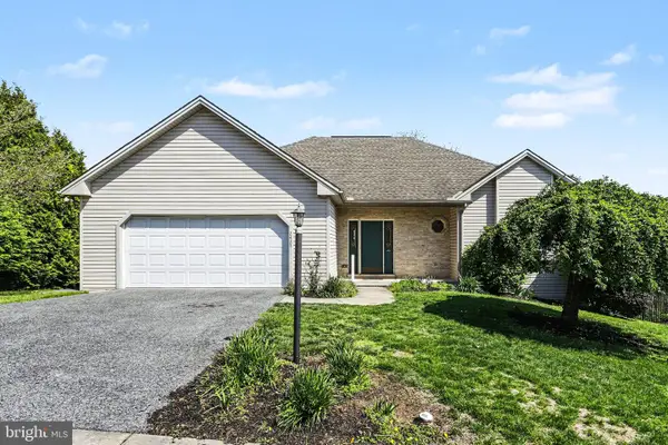 2425 Rolling Hills Drive, MECHANICSBURG, PA 17055