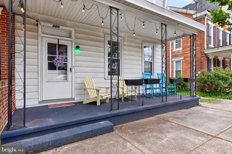 220 N College St, Carlisle, PA 17013 - #2