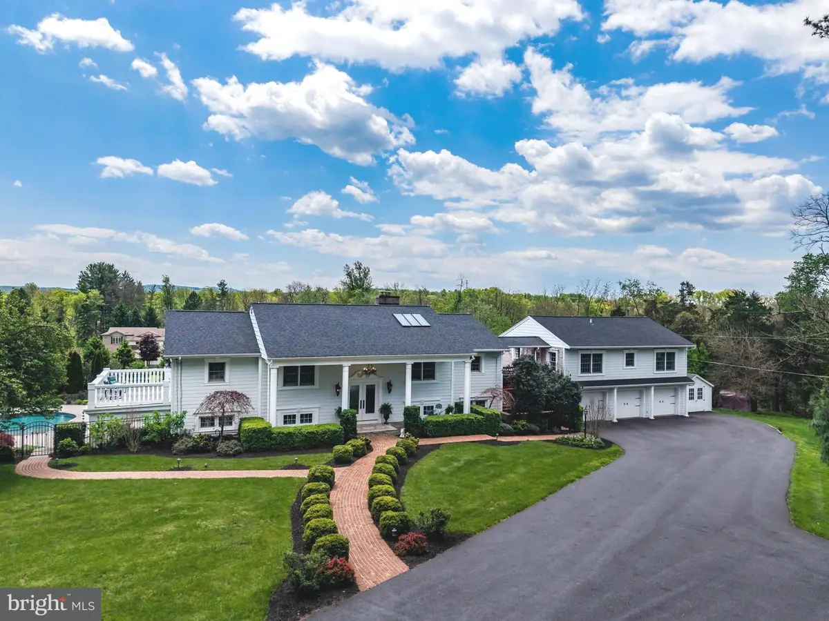 3428 Lisburn Rd, Mechanicsburg, PA 17055 - #1