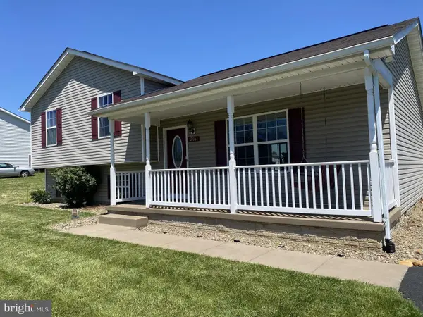 206 Pike Ct, SHIPPENSBURG, PA 17257