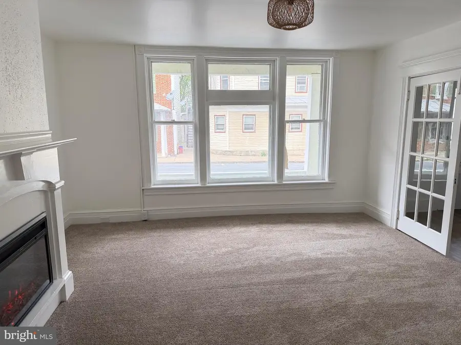 18 E Main St, Newville, PA 17241 - #3