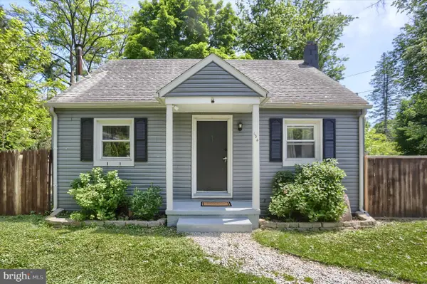 104 Clarkton Ct, LEMOYNE, PA 17043