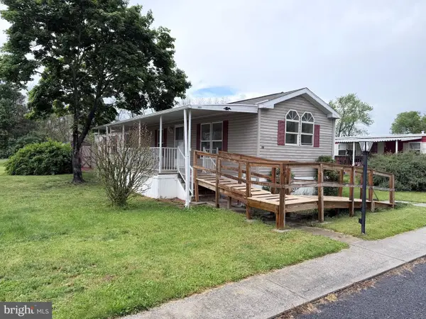17 Coral Drive, CARLISLE, PA 17013
