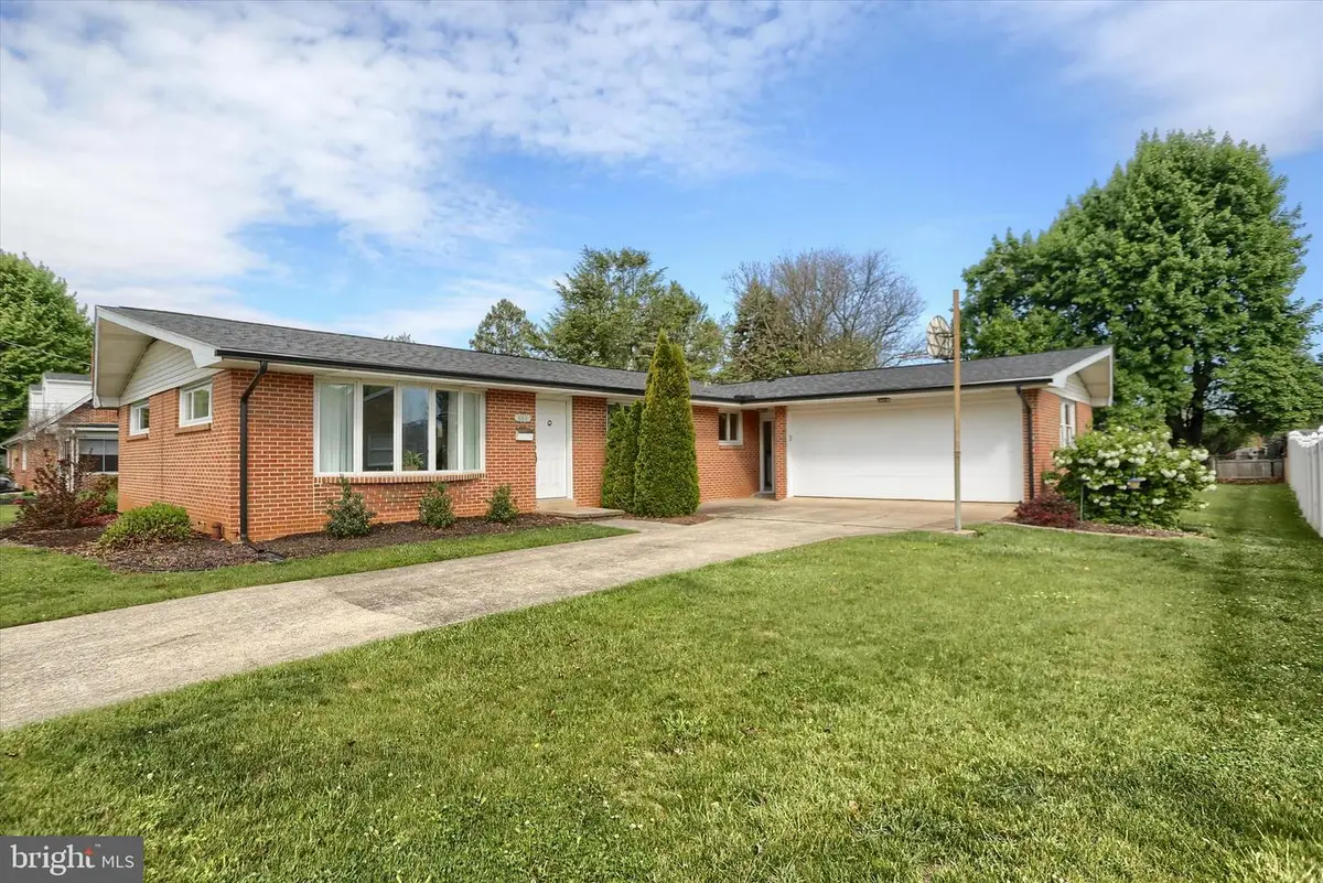 1003 Charles St, Mechanicsburg, PA 17055 - #1
