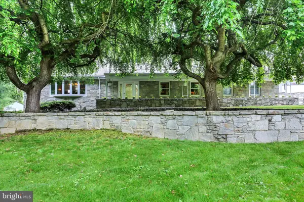 332 Blacklatch Ln, CAMP HILL, PA 17011