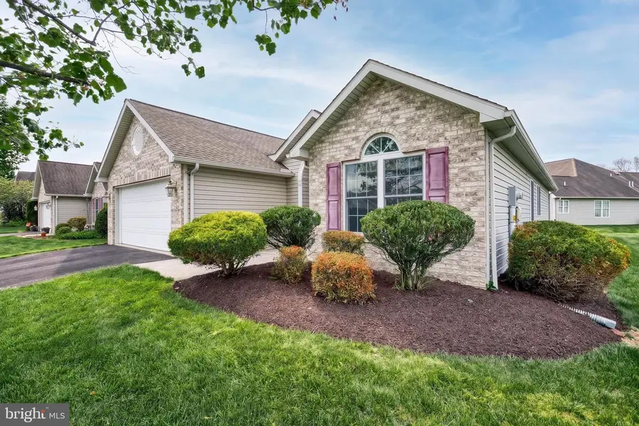 61 Longwood Dr, Mechanicsburg, PA 17050 - #3