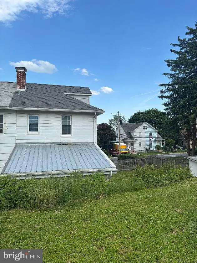 121 E Cumberland Rd, Enola, PA 17025 - #2