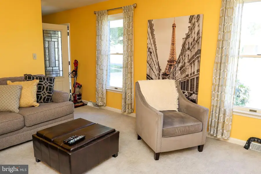 1017 Crystal Creek Dr, Mechanicsburg, PA 17050 - #3