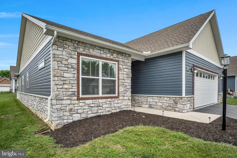 128 Cardinal Dr, Shippensburg, PA 17257 - #3