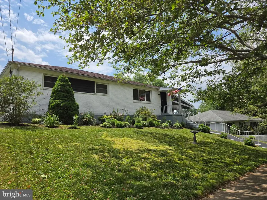 6 Karen Ct, Camp Hill, PA 17011 - #2