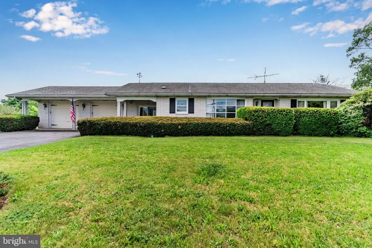 112 Opossum Lake Rd, Carlisle, PA 17015 - #1