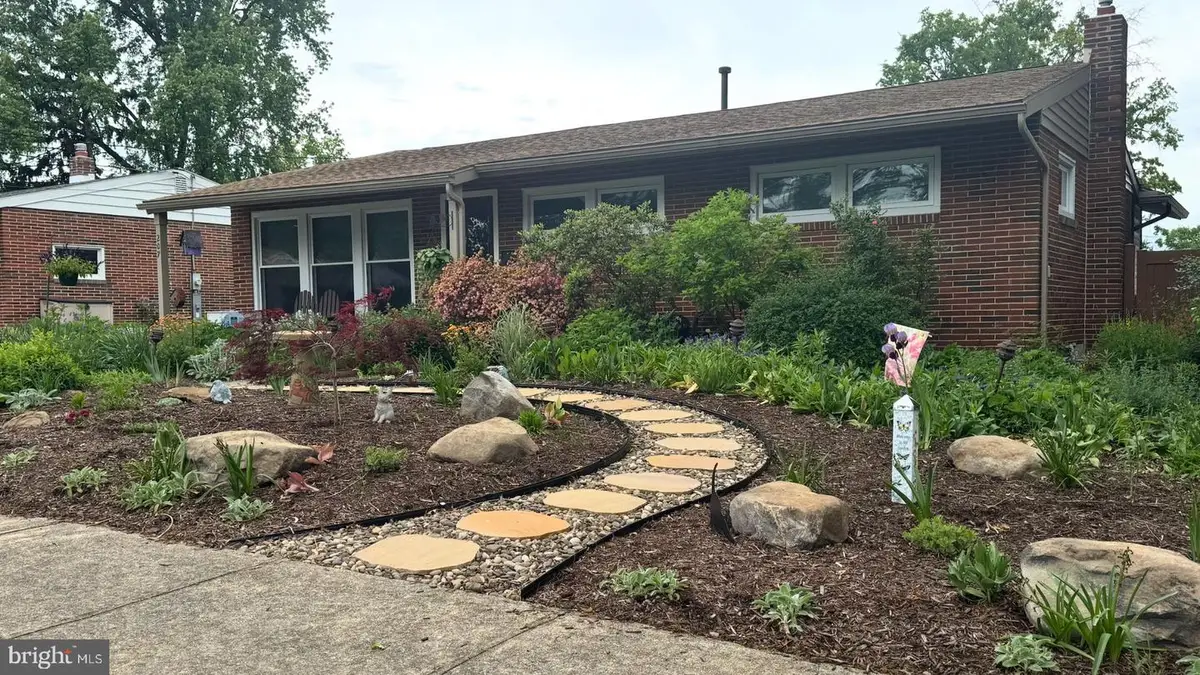 207 N 34th St, Camp Hill, PA 17011 - #1