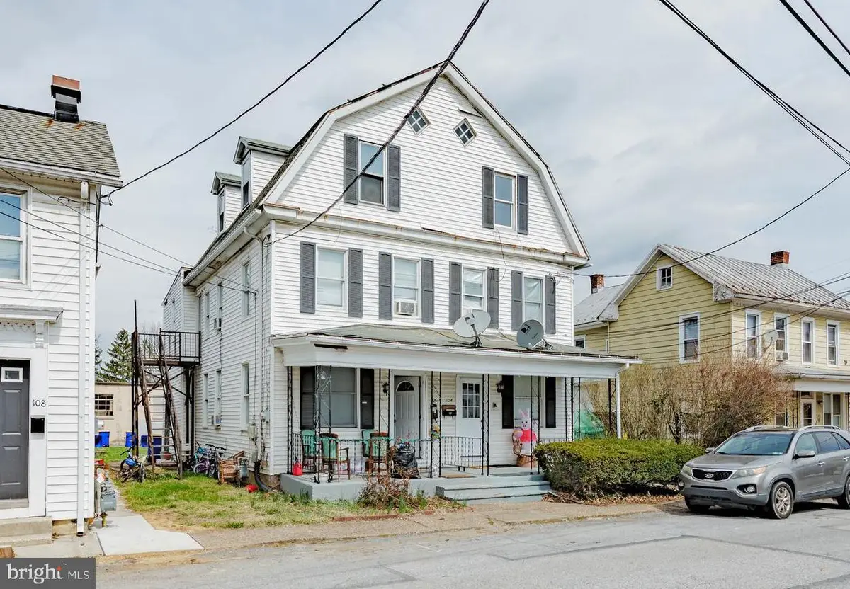 104-106 W Green St, Mechanicsburg, PA 17055 - #1