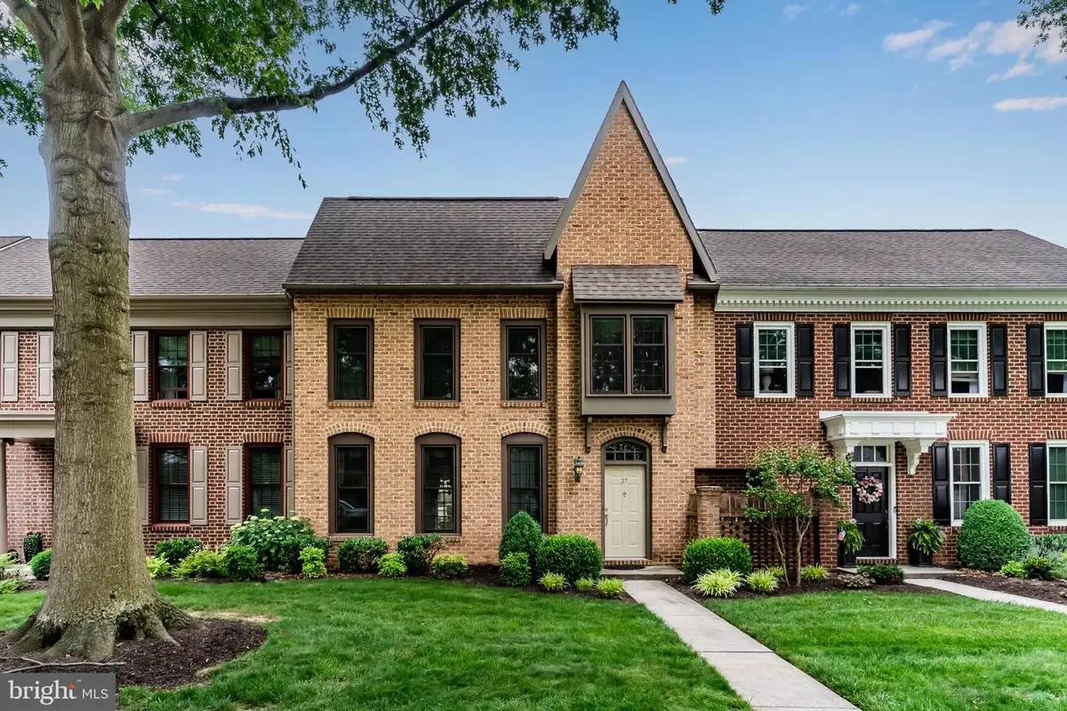 27 Devonshire Sq, Mechanicsburg, PA 17050 - #1