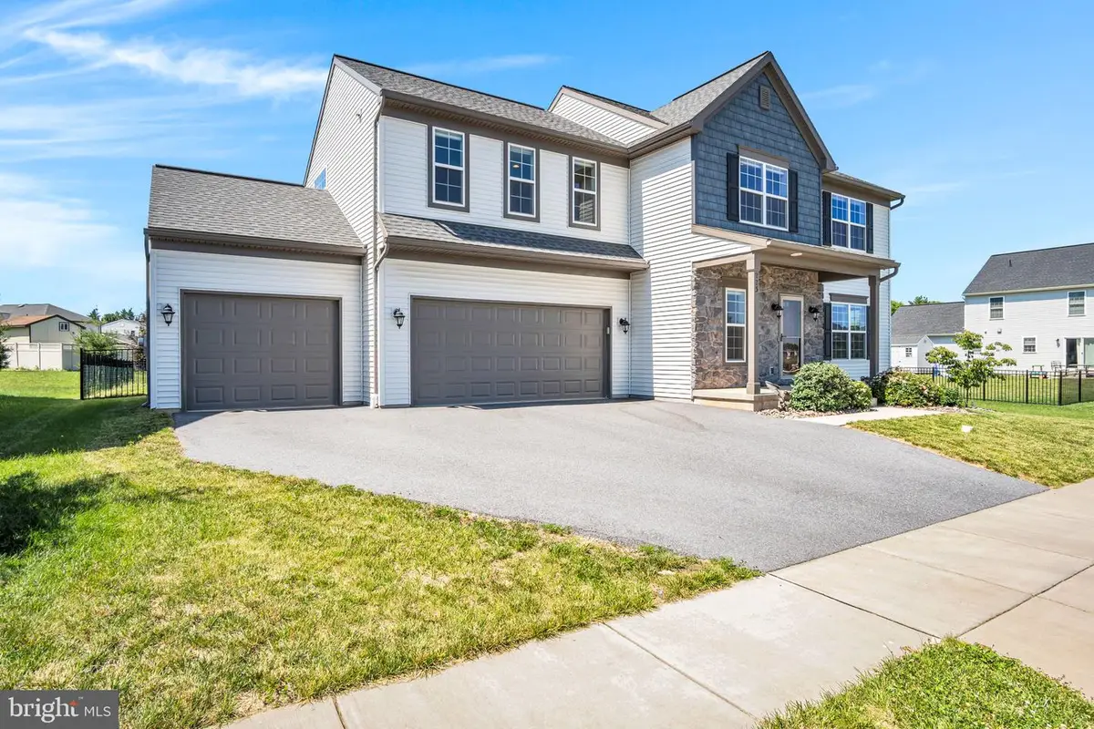 223 Wright Dr, Mechanicsburg, PA 17055 - #1