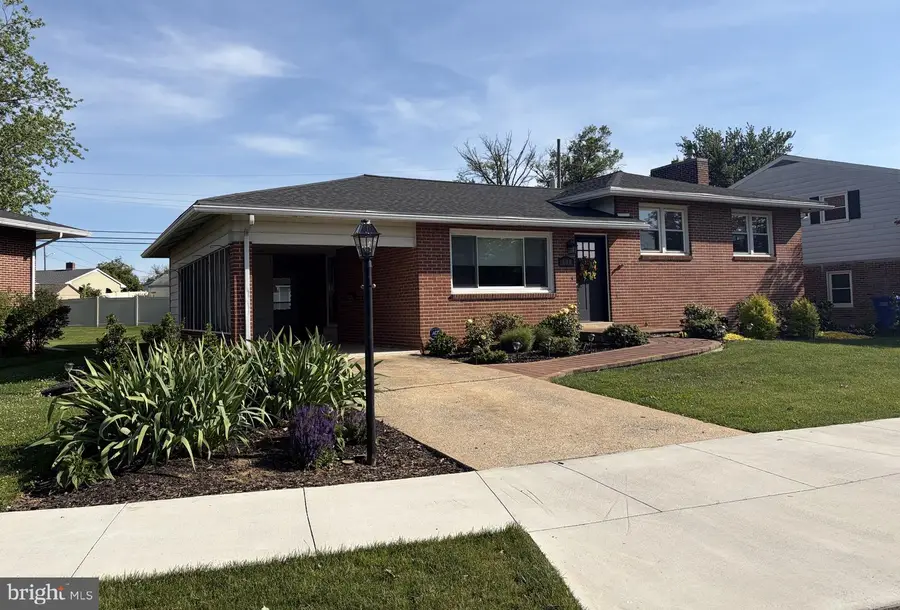 604 Robert St, Mechanicsburg, PA 17055 - #2