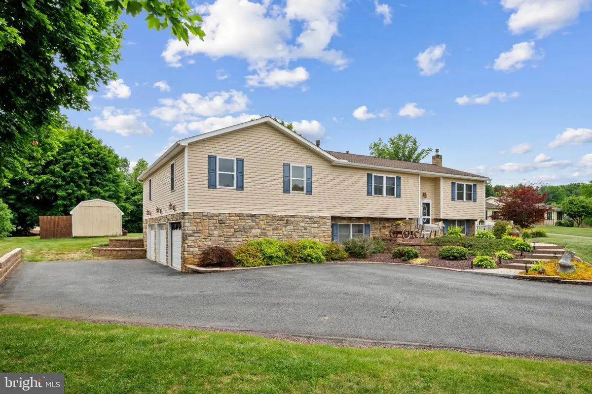 1861 W Lisburn Rd W, Carlisle, PA 17015 - #1
