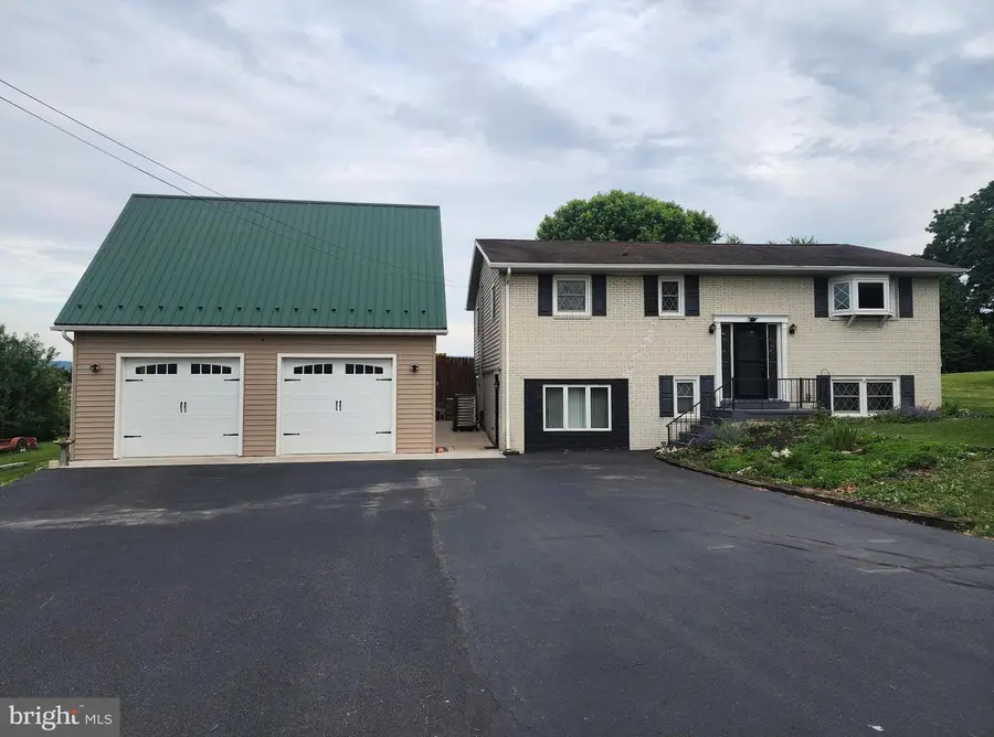 108 Willow Dr, Shippensburg, PA 17257 - #2