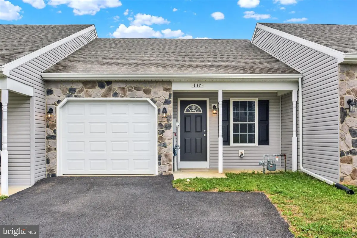 137 Sable Dr, Carlisle, PA 17013 - #1