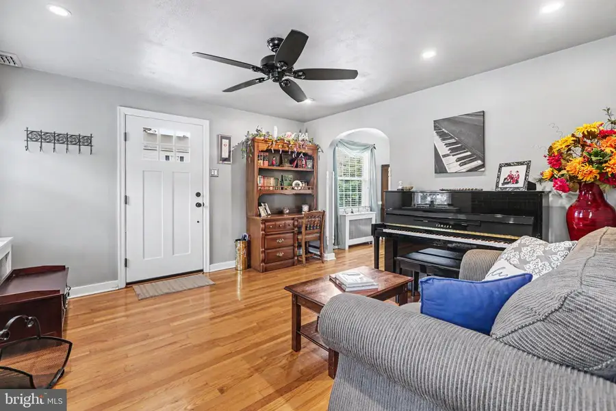 1707 Lincoln Dr, Camp Hill, PA 17011 - #2