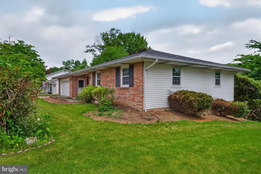 426 Sioux Dr, Mechanicsburg, PA 17050 - #2