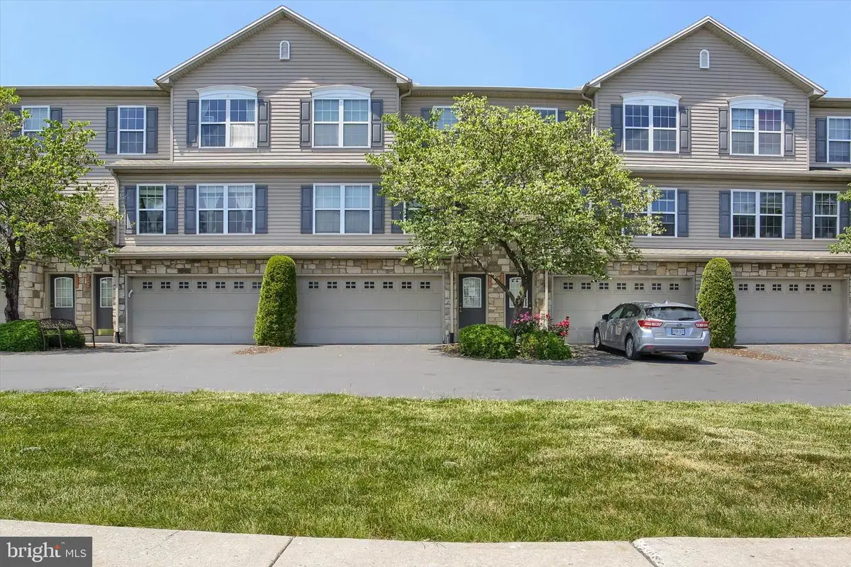 6347 Mercury Dr, Mechanicsburg, PA 17050 - #1